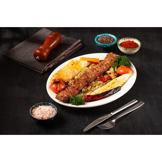 Közleme Kebap (Kuzu zırh eti, közlenmiş patlıcan, biber, fırın lavaşı)