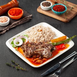 Kuzu Gerdan ( Kuzu gerdan eti, iç pilav ve özel sos)