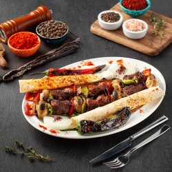 Mantarlı Kebap ( Kuzu dana zırh kıyması, mantar, domates, biber)