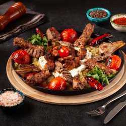 Közlemeli Maxi Kebap (2 Kişilik) ( Közlenmiş patlıcan biber, sarımsaklı yoğurtlu patlıcan, kuzu şiş, pirzola, kemikli kuşbaşı, dana biftek, sade kebap)