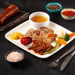 Tandır ( Fırında pişmiş kuzu kol eti, tuz )