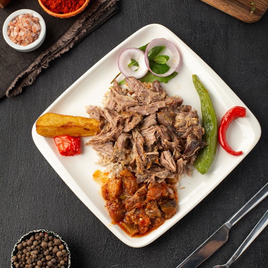 Pilavüstü Tandır ( İçli pilav, kuzu kol eti, acılı sos ve garnitür)